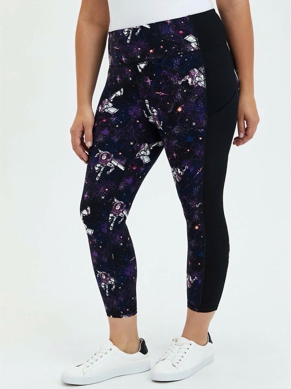 Galaxy Buzz Lightyear Pixar Print High-Waist, cropped Leggings - Black & Purple